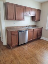 241 Nichols Ave, Unit First floor in Syracuse, NY - Foto de edificio - Building Photo