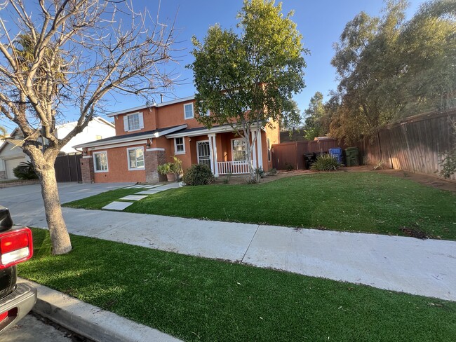13438 Azores Ave in Sylmar, CA - Building Photo - Building Photo