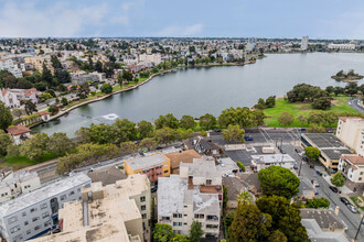 Adams Point Apartments in Oakland, CA - Foto de edificio - Building Photo