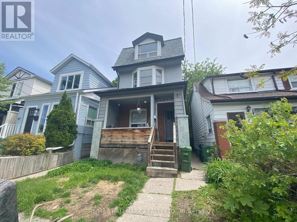 155 Drayton Ave in Toronto, ON - Building Photo