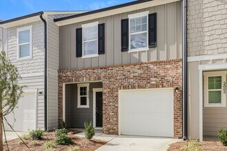 2003 Ayla Dr in Douglasville, GA - Building Photo - Building Photo