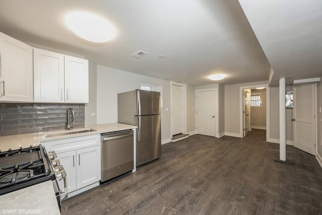 5021 S Indiana Ave in Chicago, IL - Building Photo - Building Photo