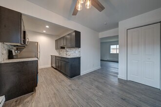 535 Pasadena Ave, Unit 1 in Crest Hill, IL - Foto de edificio - Building Photo