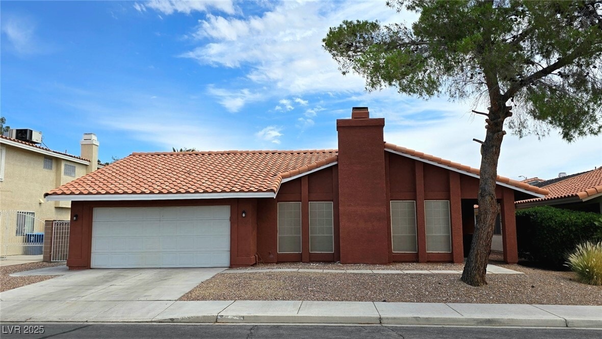 7424 W Fort Wilkins Dr in Las Vegas, NV - Building Photo
