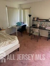 89 Gate House Ln in Edison, NJ - Building Photo - Building Photo