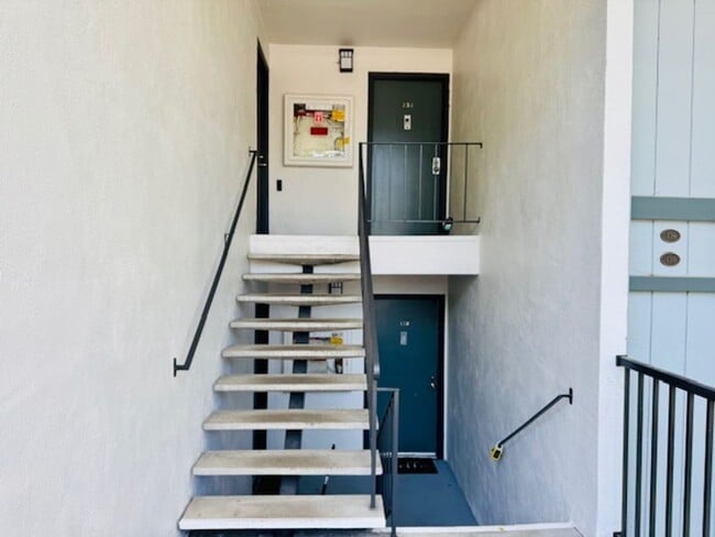 2079 Ascot Dr in Moraga, CA - Building Photo - Building Photo