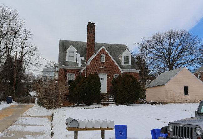 8108 Greenwood Ave in Takoma Park, MD - Foto de edificio - Building Photo