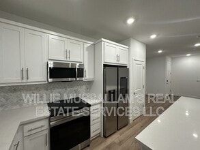 16176 Adler St in Lathrop, CA - Building Photo - Building Photo