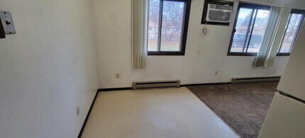 506 Jefferson St in Vermillion, SD - Building Photo - Building Photo