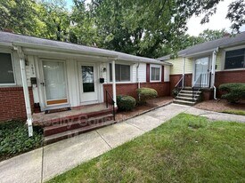 1815 Mimosa Dr in Greensboro, NC - Building Photo