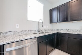 8963 W Luke Ave in Glendale, AZ - Building Photo - Building Photo