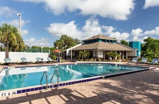 The Harbours in Melbourne, FL - Building Photo