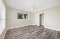 5727 Harrison St in Hollywood, FL - Building Photo - Building Photo