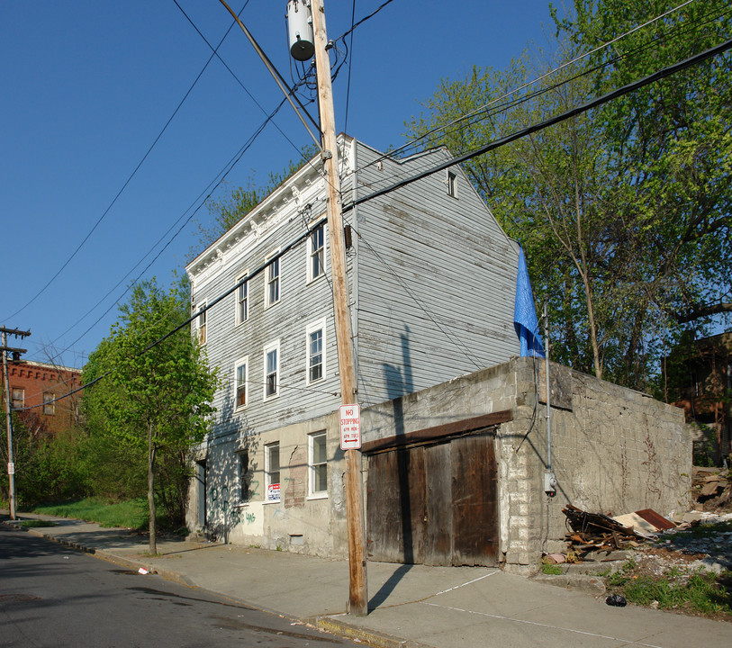 23 Teunis St in Albany, NY - Building Photo