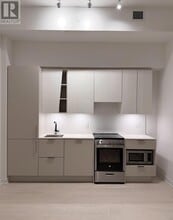 3900 Confederation Pkwy in Mississauga, ON - Building Photo - Building Photo
