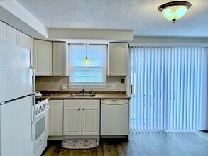 92 Eustis St, Unit #1 in Revere, MA - Building Photo - Building Photo
