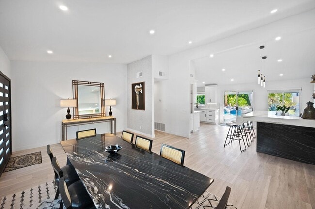 2380 N Leonard Rd in Palm Springs, CA - Building Photo - Building Photo