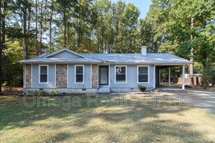 2404 Glenmore Ct in Birmingham, AL - Building Photo