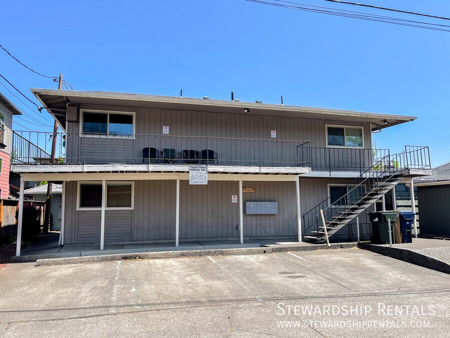 1793 Patterson Alley in Eugene, OR - Building Photo