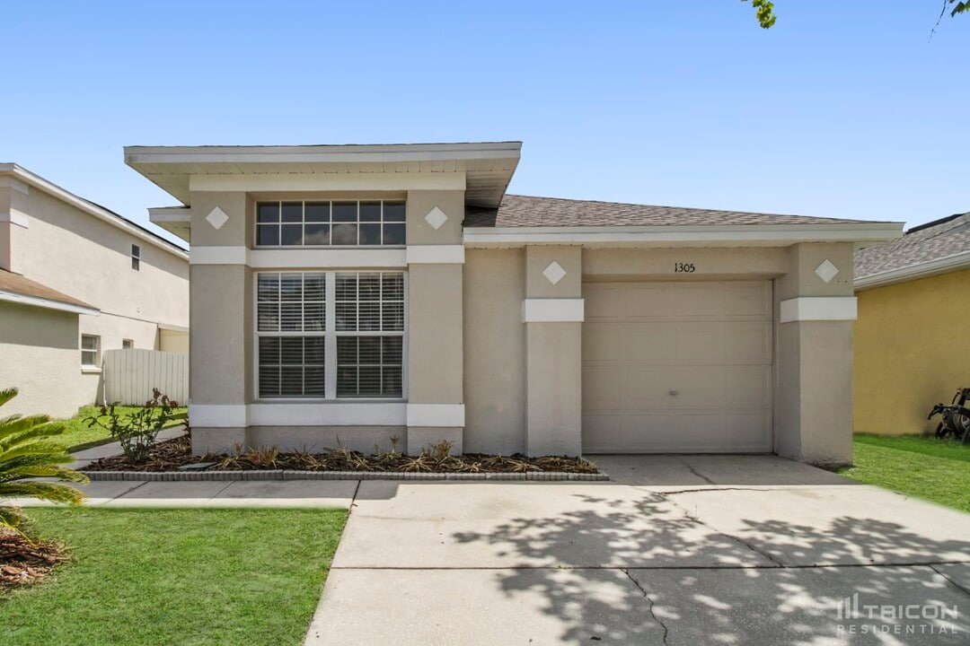 1305 Timberbend Cir in Orlando, FL - Building Photo