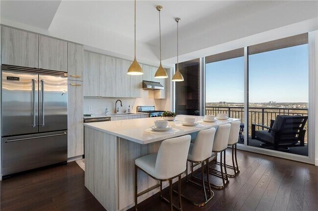 property at 1820 Peachtree St NW