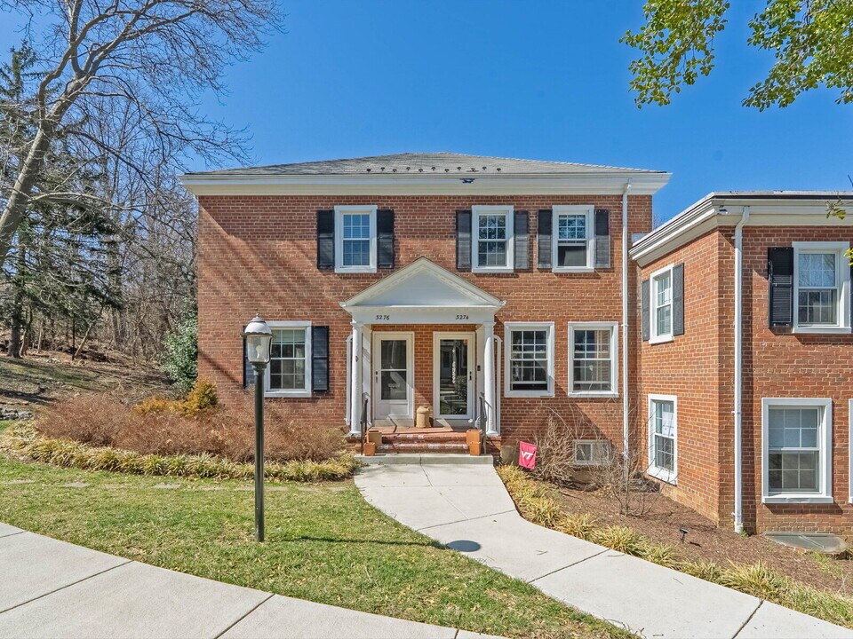 3276 S Utah St in Arlington, VA - Building Photo