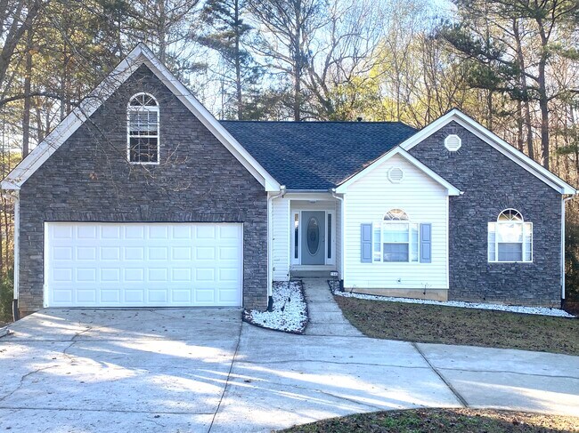 1945 Grayson Oaks Ct in Lawrenceville, GA - Building Photo - Building Photo