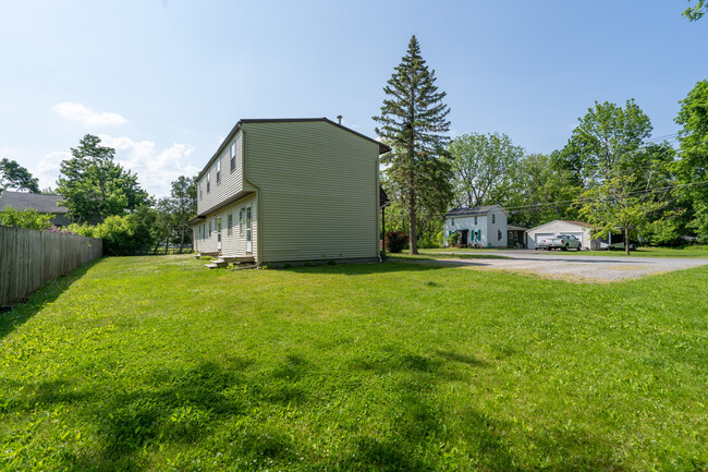 2 Rorbach Ln, Unit A in Geneseo, NY - Foto de edificio - Building Photo