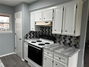 2011 Ina Ave in Springdale, AR - Foto de edificio - Building Photo