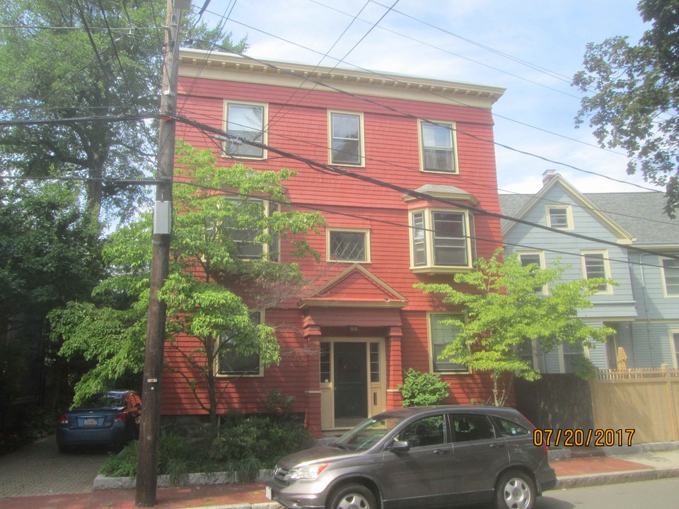 25 Carver St in Cambridge, MA - Building Photo