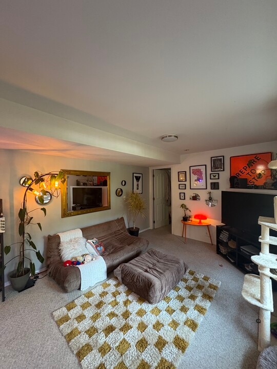 2262 Woodstock Dr in Abbotsford, BC - Building Photo
