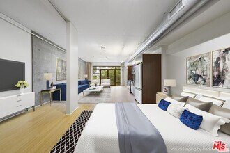 1111 S Grand Ave in Los Angeles, CA - Building Photo - Building Photo