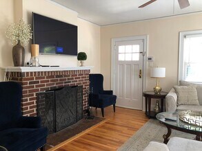 124 Fisher Ave in Eastchester, NY - Building Photo - Building Photo