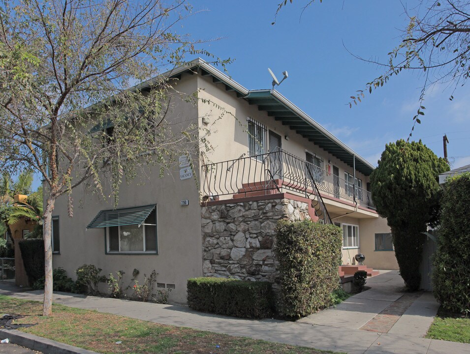 2260 Pine Ave in Long Beach, CA - Building Photo