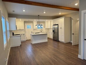 8227 N Hartman St in Portland, OR - Building Photo - Building Photo