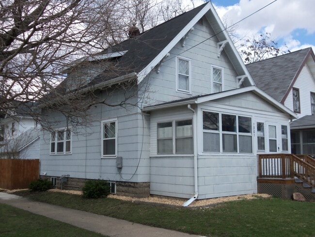 1301 Grant Ave in Waterloo, IA - Foto de edificio - Building Photo
