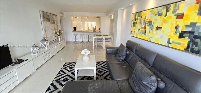 19390 Collins Ave, Unit 1223 in Sunny Isles Beach, FL - Building Photo - Building Photo