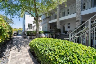 117 S Shore Dr in Miami Beach, FL - Building Photo
