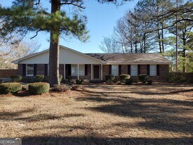 309 Beachwood Dr in Dublin, GA - Building Photo