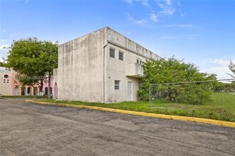 2756 NW 131st St in Opa Locka, FL - Building Photo - Building Photo