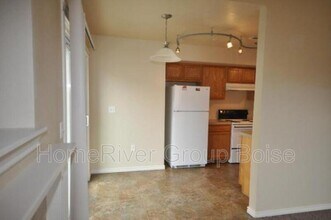 1329 N Stephanie Ln in Nampa, ID - Building Photo - Building Photo