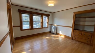 120 Colborne Rd, Unit #2 in Boston, MA - Foto de edificio - Building Photo