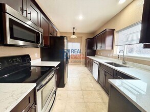 4568 S Auckland Ct in Aurora, CO - Building Photo - Building Photo