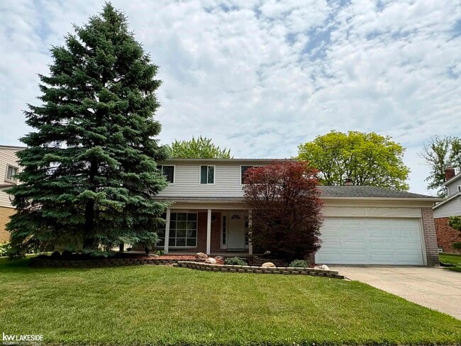 property at 3550 Kings Point Dr
