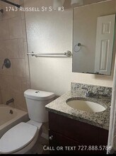 1743 Russell St S in St. Petersburg, FL - Foto de edificio - Building Photo
