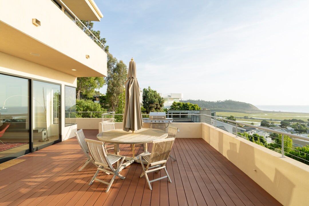13030 Via Grimaldi in Del Mar, CA - Building Photo