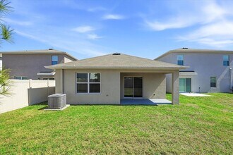 2901 Maiden Grass Isle in Wesley Chapel, FL - Building Photo - Building Photo