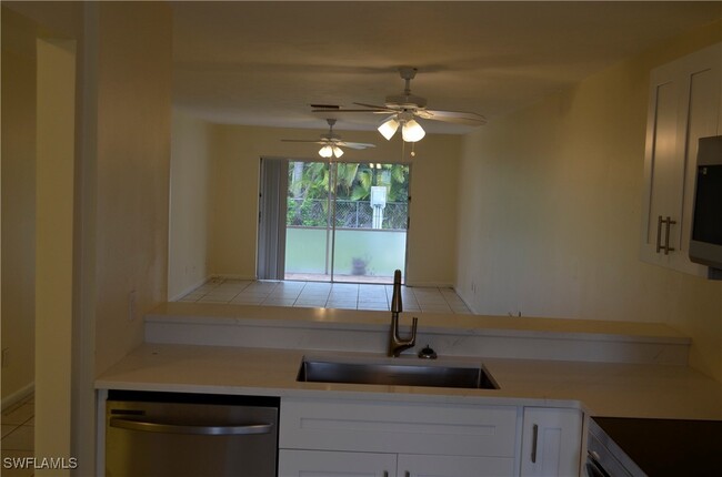 4608 SE 4th Pl in Cape Coral, FL - Building Photo - Building Photo