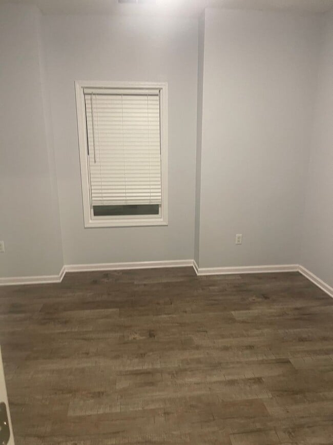 595 Maple Dr in Stone Mountain, GA - Building Photo - Building Photo