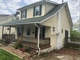 1505 Rugby Rd in Huntington, WV - Building Photo
